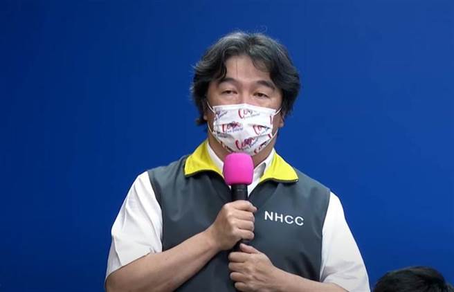 卫福部医福会执行长王必胜不伦恋发生12天之后，向太太、女儿、双方家人和外遇的林小姐、工作团队道歉，唯独没有为撒谎向社会大眾道歉。（图／翻摄自疫情直播影片）