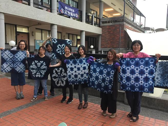 高雄客庄保有质纯的客家人文与景观风情，包括蓝染等客家文化。（高雄市客家事务委员会提供／林雅惠传真）