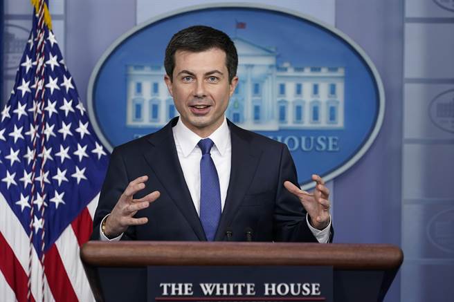 美國運輸部長布塔朱吉（Pete Buttigieg）(圖／美聯社)