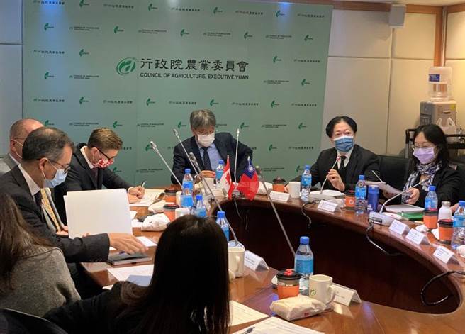 农委会与加拿大农业暨农业食品部10日召开「第14届台加农业合作会议」。（行政院提供）