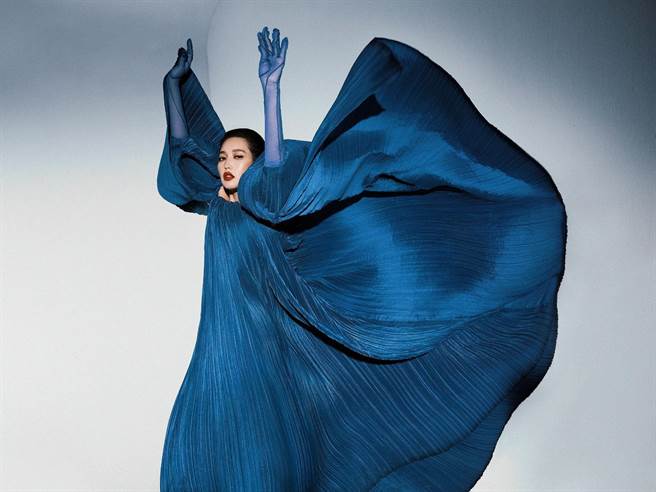 A-Lin近來推出新歌，預告將發行新專輯計畫。（索尼音樂提供）