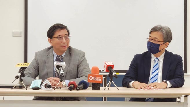 光洋科董事长马坚勇（左）及总经理黄启峰应主管机关要求召开重大讯息说明会。图／郑淑芳