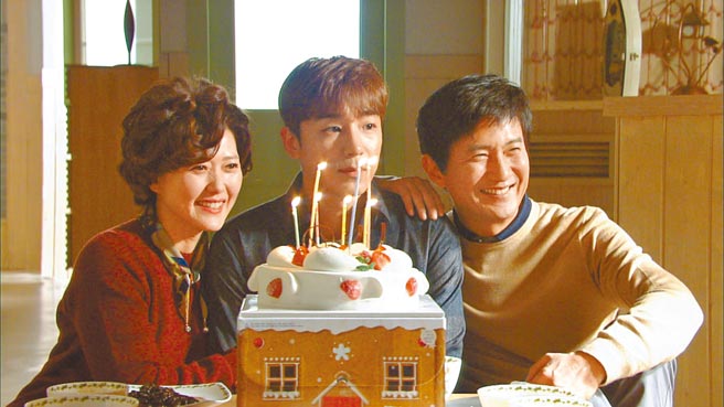 《金家饺子馆》亲情为主轴，没有血缘关系也能成为一家人。（中天娱乐台提供）