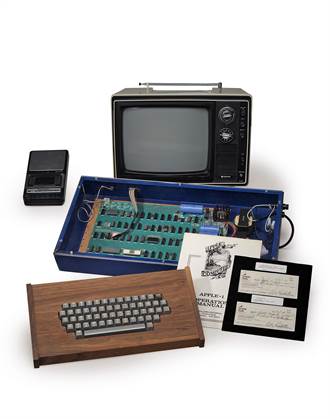 賈伯斯45年前親手組裝Apple-1拍賣 逾千萬元落槌