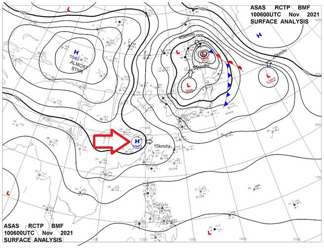 气象局长郑明典深夜也指出，「夜晚地面辐射冷却开始了！」。（图取自郑明典Facebook）