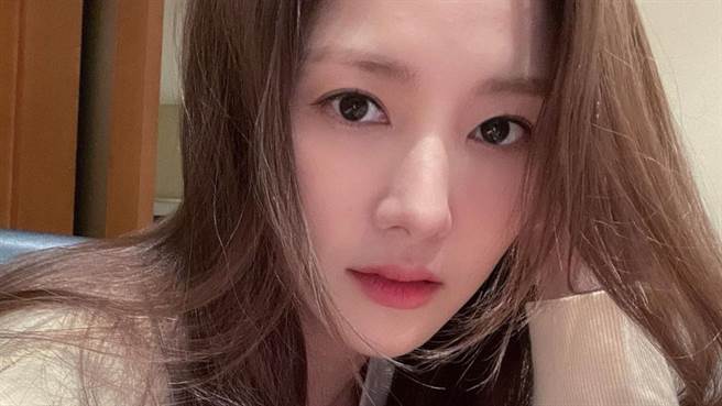 朴敏英近日赶拍新戏，不忘在IG上晒出辣照吸引目光。（图／IG@rachel_mypark）