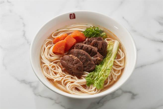 穆記緣「紅燒牛肉麵」以宮廷秘方熬製而成。(圖/臺北網紅節提供)