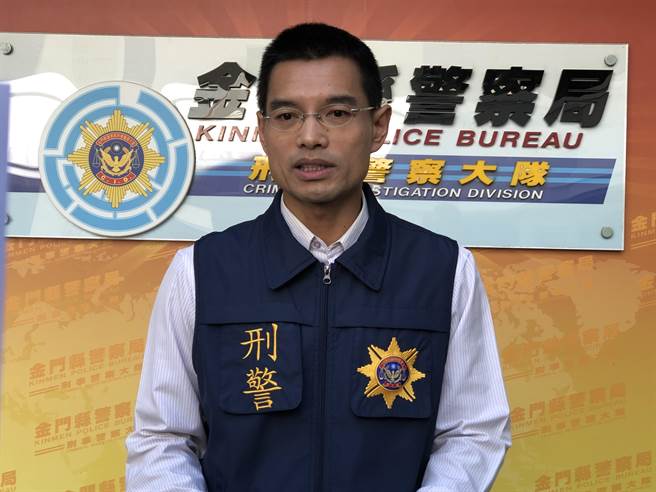 金门县刑大呼吁支持正版、拒绝盗版，不购买及使用非法机上盒，共同维护着作财产权人及授权业者权益。（李金生摄）