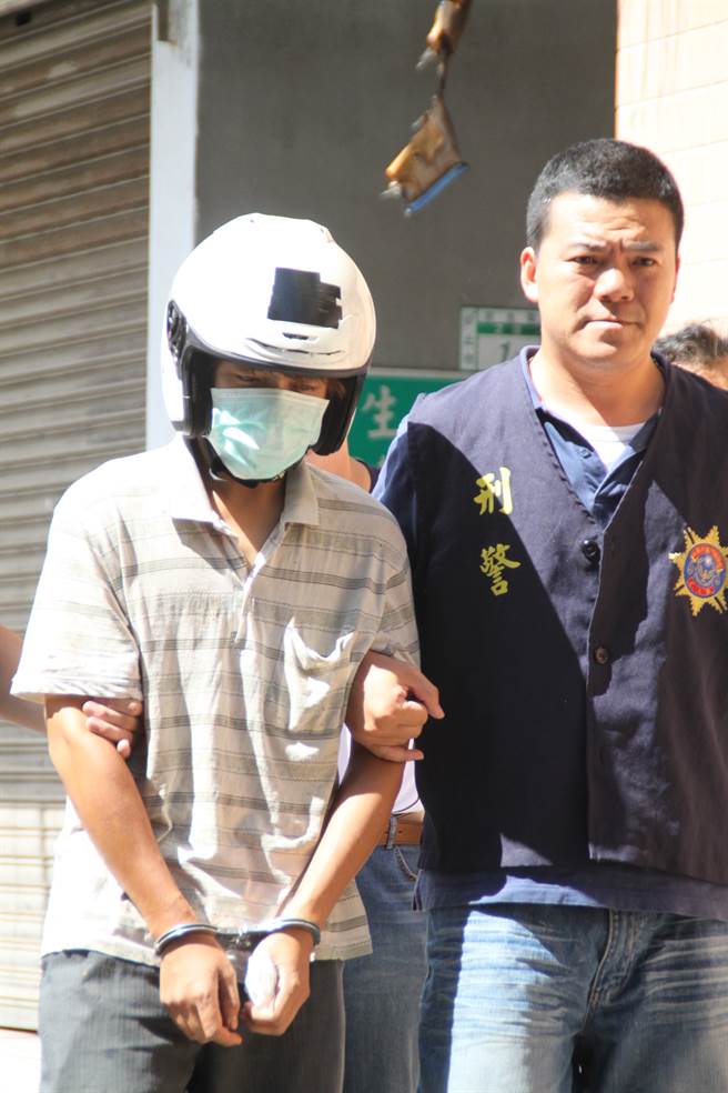 恐怖情人潘韦豪，2010年8月26日不满19岁从事美髮助理的女友林欣仪提出分手，利用提告迫使林女到警局制作笔录，却趁机尾随并拦车谈判，当街狂刺26刀致死，最后依杀人罪判刑15年。（资料照）