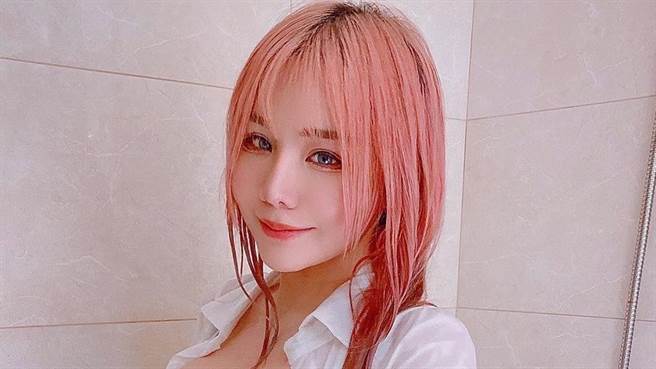 泥泥学姐近日在IG上晒出湿身照，令网友们暴动。（图／IG@janie.lin）