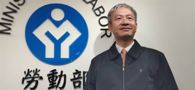 指挥中心今天宣布，即日起开放印尼籍移工入境。（林良齐摄）