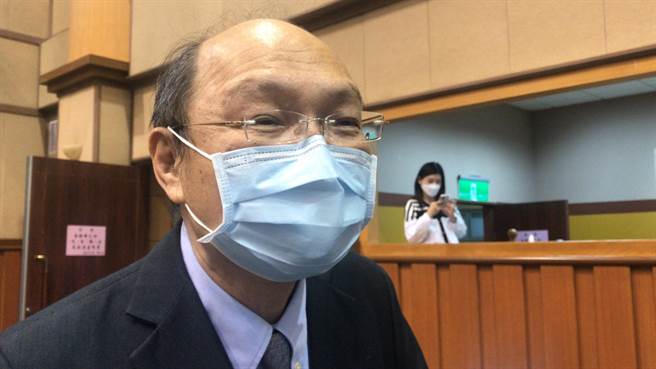 衛生局長吳澤誠指出，可能是訊息傳達過程有疏漏，將進行檢討。