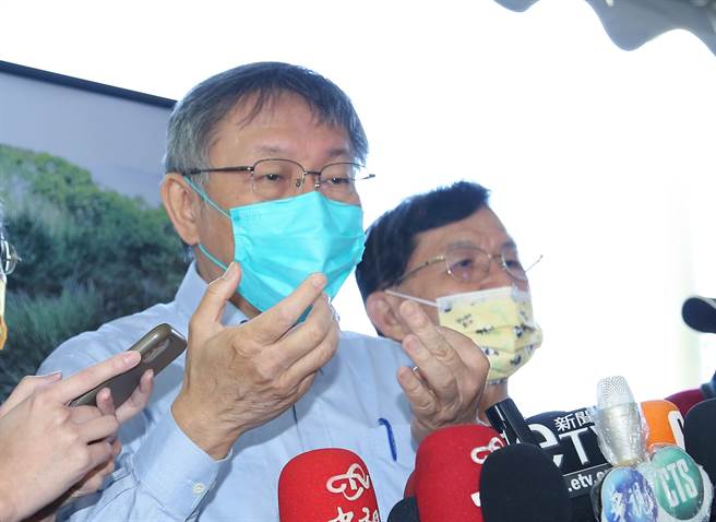 台北市立聯合醫院爆採購弊案疑雲，北市議員王浩於11日市政總質詢質疑，聯醫在藥品採購時規避公開招標程序，採用10萬以下的小額採購。圖為台北市長柯文哲。(陳俊吉攝)