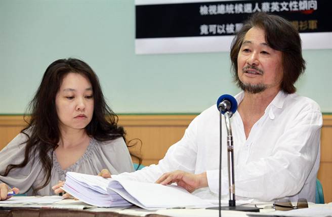 民進黨創黨史，引爆前黨主席施明德與駐日代表謝長廷連日來隔空交戰。（資料照，黃國書攝）