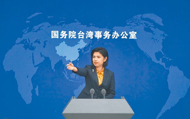 大陆国台办发言人朱凤莲10日在记者会表示，「台独」意味着和平的丧失和灾难的降临，而大陆坚持以最大诚意、尽最大努力，争取和平统一前景。（新华社）