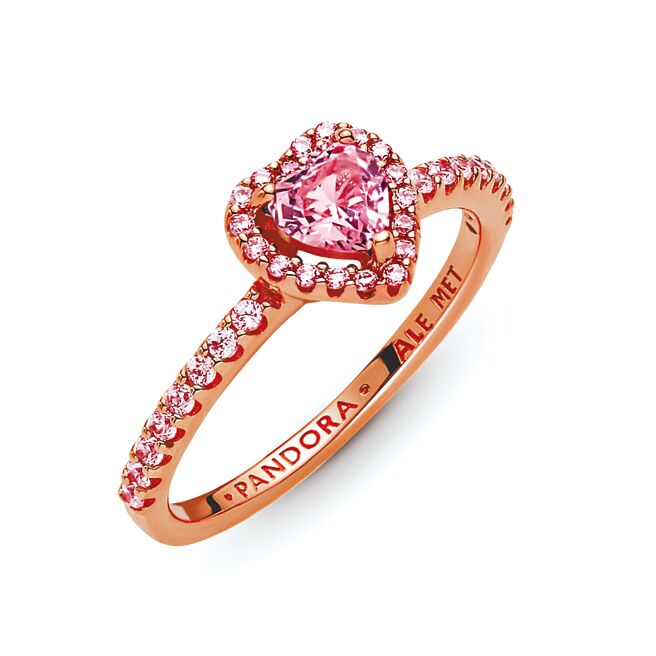 Pandora璀璨立体心形粉红宝石镀14k玫瑰金戒指，3680元。（Pandora提供）