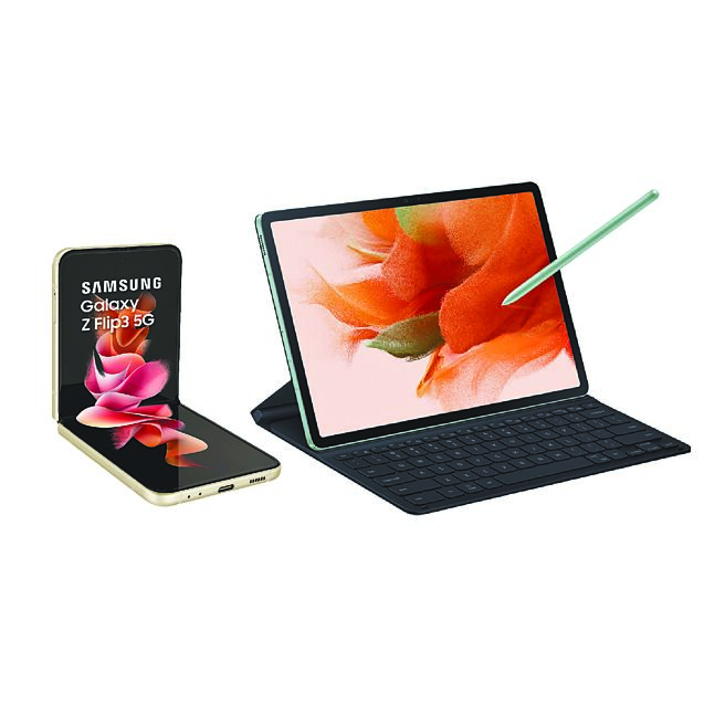 新光三越台北站前店首日用skm pay买Galaxy Z Flip3 5G（256G）+ Galaxy Tab S7 FE64G，5万1788元送dyson V7，限量10组。（新光三越提供）