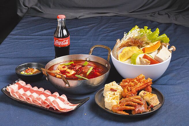 加入微风台北车站「八海食潮」会员APP，并于google评论五颗星，享麻辣浪人锅内用买1送1。（微风提供）