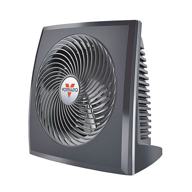 SOGO復興館VORNADO渦流循環電暖器，原價6800元、特價3980元，限量30台。（SOGO提供）