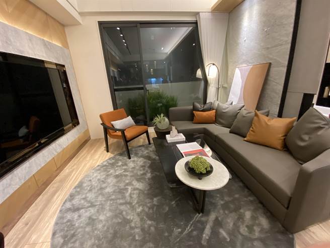 坤联发在南区推出新建案「工学匯」，建筑团队力邀水湳智慧城豪宅推手、七期建筑大师李明哲操刀。（卢金足摄）