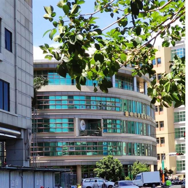 台中市食安处12日指出，曾查获该业者的「芥末花生」产品未正确标示食用色素。（资料照片／张妍溱台中传真）