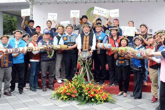 屏县府举办原民收穫祭「收穫那么多」，不仅演绎原民传统祭仪的美好，更让外界看到部落文化精髓。（林和生摄）