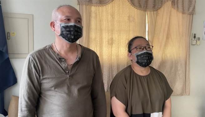 玛莎驾驶李男的父母，为儿子道歉。（民眾提供／廖志晃南投传真）