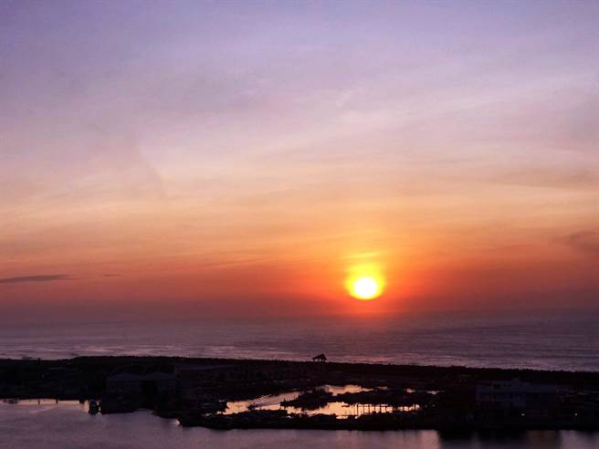 福容大饭店花莲店坐拥优美风景，可欣赏优美的太平洋日出。（福容大饭店提供）