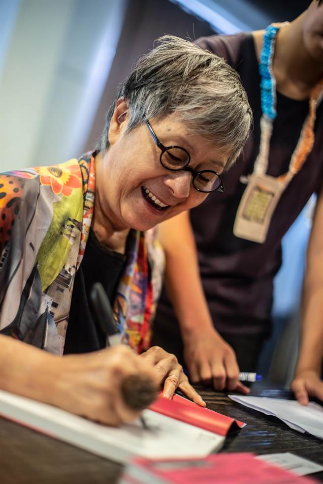 萧丽虹将其经典藏品捐赠北美馆。（北美馆提供）