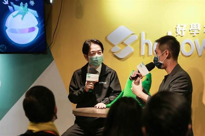 在COVID-19病毒肆虐全球后，线上学习平台是后疫情时代异军突起的重要产业。（摘自赖清德脸书）
