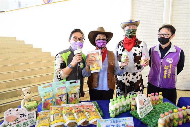 彰化縣政府為行銷推廣彰化優鮮畜禽肉蛋產品，從20日起連續周，分別在溪州公園、溪湖糖廠、社頭鄉果菜批發市場、田中鎮頂潭里望高瞭舉辦活動。（吳敏菁攝）