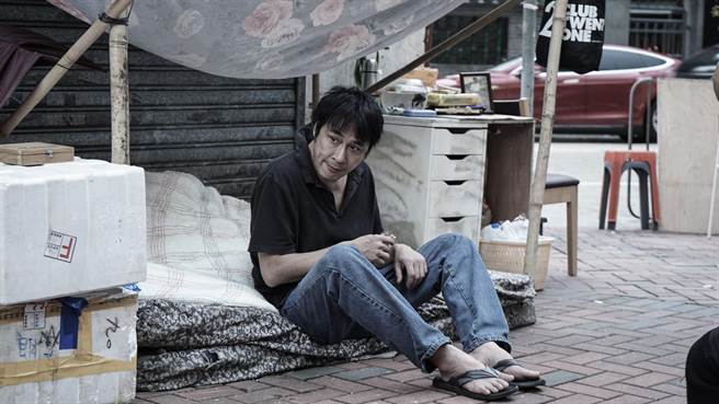 吴镇宇在《浊水漂流》中首演露宿者。（满满额提供）