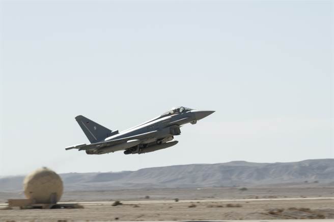 德国空军将部署6架颱风战机至漆黑2022。(图/DVIDS)