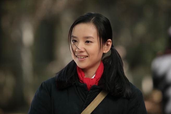 董潔在《請你原諒我》飾演清純女學生梅果。 (年代提供) 