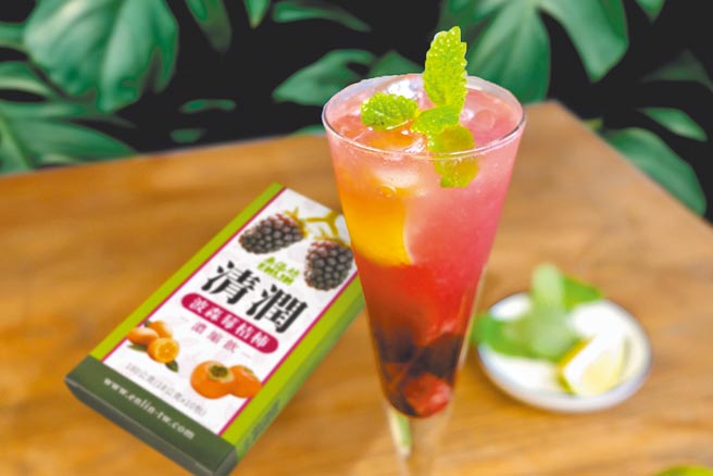 清润波森莓桔柿浓缩饮。图／恩霖实业提供