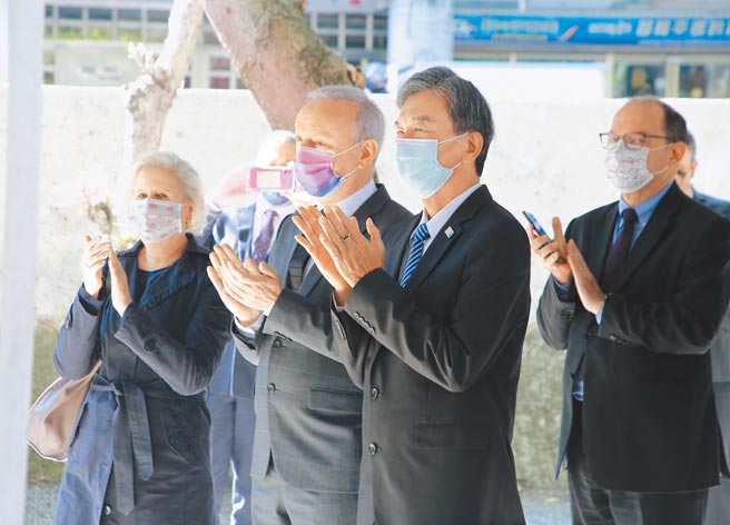 法國在台協會昨天於基隆清法戰爭紀念園區舉行紀念儀式。（基隆市政府提供／陳彩玲基隆傳真）