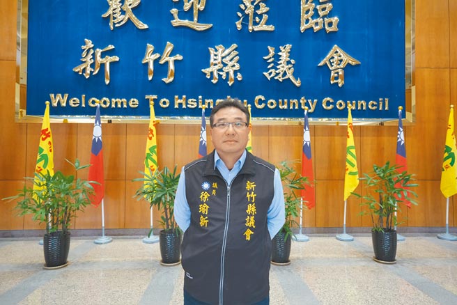 出身关西镇的县议员徐瑜新，关心关西镇遭污染的案件。（庄旻静摄）