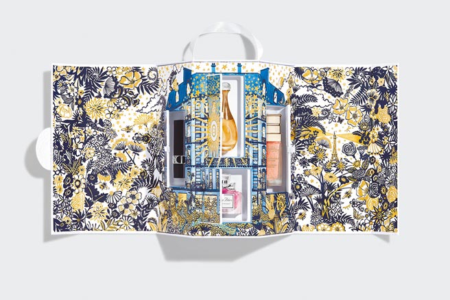 精品美妆庆耶诞，倒数日历相继登场，抢攻节庆送礼市场，奢华迪奥耶诞倒数日历限量登场后火速卖完，品牌再推「迪奥蒙田30精装礼盒」。（迪奥提供）