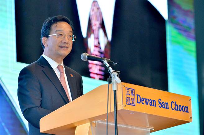 大陆新华社报导，第76届联合国大会美东时间12日举行联合国国际法委员会委员换届选举，中国候选人黄惠康成功连任。（新华社）