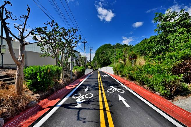 东丰自行车绿廊1.8k至1.9k长下坡完成坡度降缓工程。（台中市观旅局提供／王文吉台中传真）