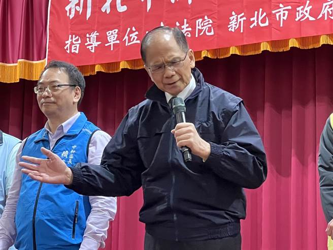 游锡堃现场吟唱古典诗词。（王扬杰摄）