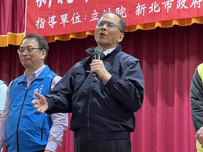 游锡堃现场吟唱古典诗词。（王扬杰摄）