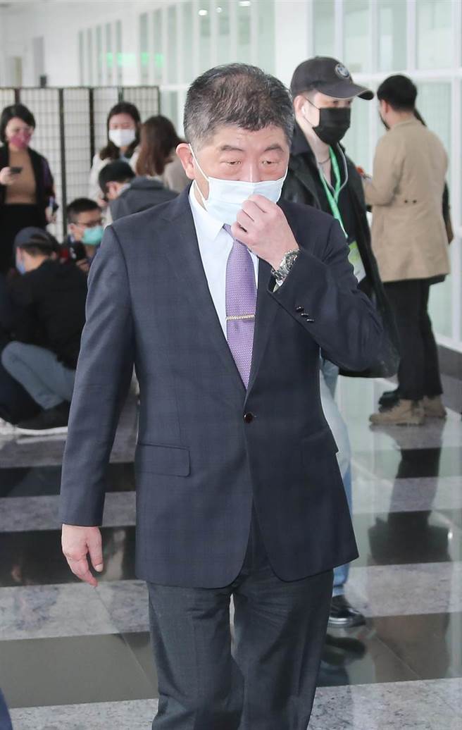 衛福部長陳時中13日出席「2021 台灣醫學週─台灣聯合醫學會學術演講會」暨「台灣醫學會第 114 屆總會學術演講會」大會演講，受訪被問到高端疫苗是否白打，他表示是特殊出國需要而不得已的變通方式，如沒出國需要或者當地國沒嚴格要求，就無需改打。（羅永銘攝）