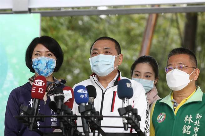 四项公投在即，针对核四是否重启，国民党主席朱立伦表示「没有核安就没有核电」，而政院报告则指核四座落在断层带，新北市首当其衝，表态反对。新北市长侯友宜今再度回应，没有核安、没有能力处理核废料，就没有资格用核电。（新北市府提供）