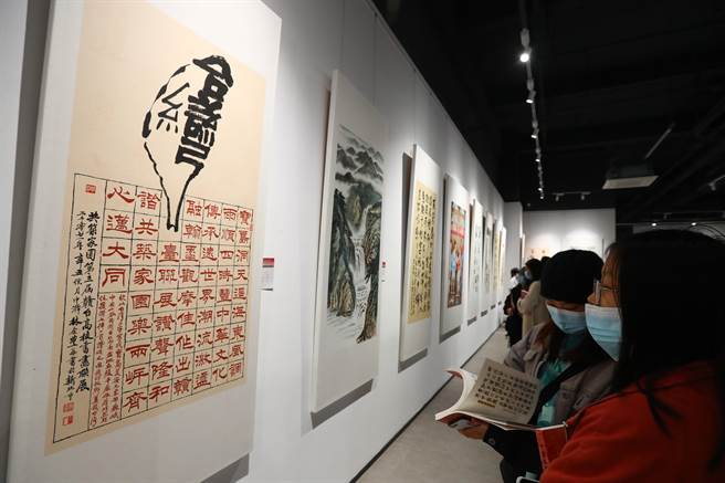 「共筑家园——第三届赣台高校书画联展」展出赣台两地35所大专校院的书画作品210件，数量超过前两届作品总数。(主办单位提供／李侑珊台北传真)