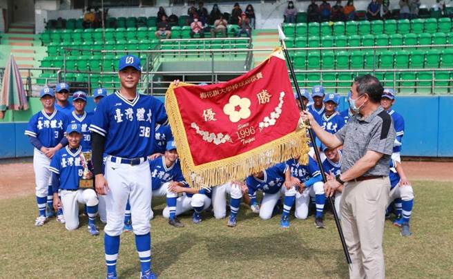 台湾体大夺下梅花旗冠军。（中华棒协提供）