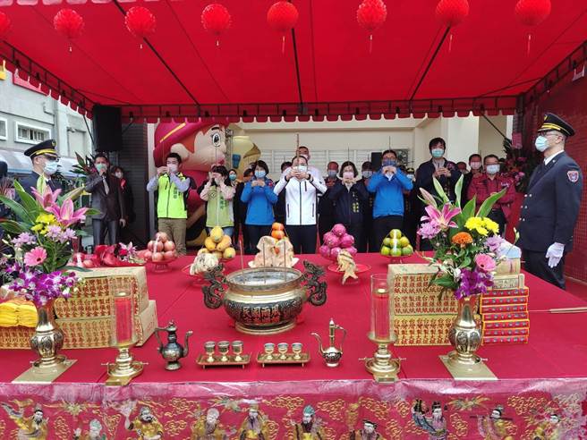 万里消防分队今落成启用，新北市长侯友宜主持启用典礼。（新北市消防局提供）