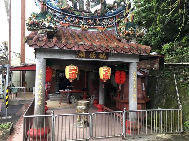 北市内湖一间土地公庙遭窃贼入侵搜刮香油钱。（翻摄照片／林郁平台北传真）