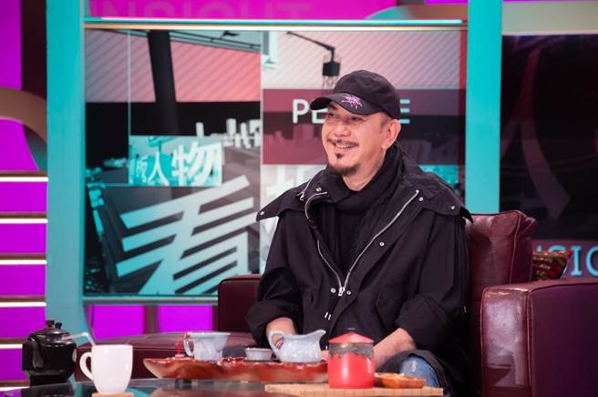 黃秋生接受《TVBS看板人物》訪問。（TVBS提供）