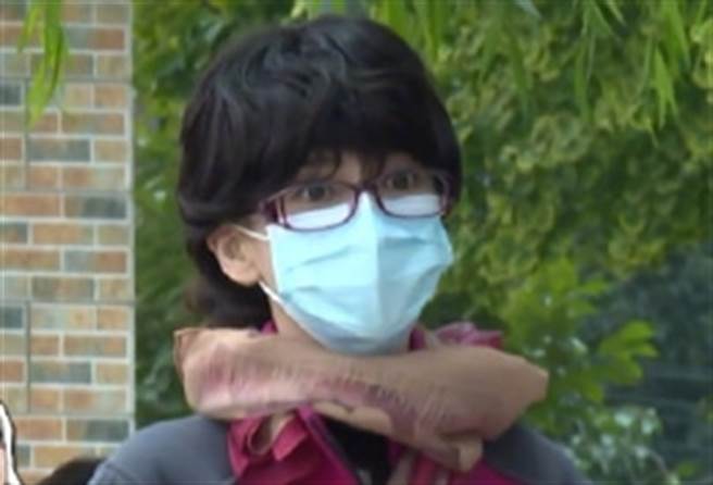 Angelababy變阿姨，退休技能增加。(圖／奔跑吧兄弟微博) 
